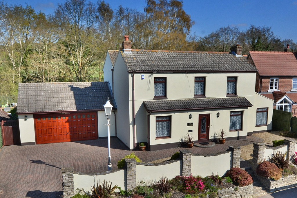 Wimborne Road West, WIMBORNE Edwards Estate Agents