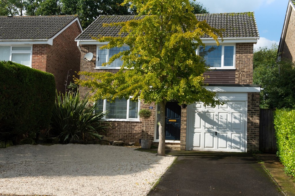 Countess Close, Wimborne Edwards Estate Agents