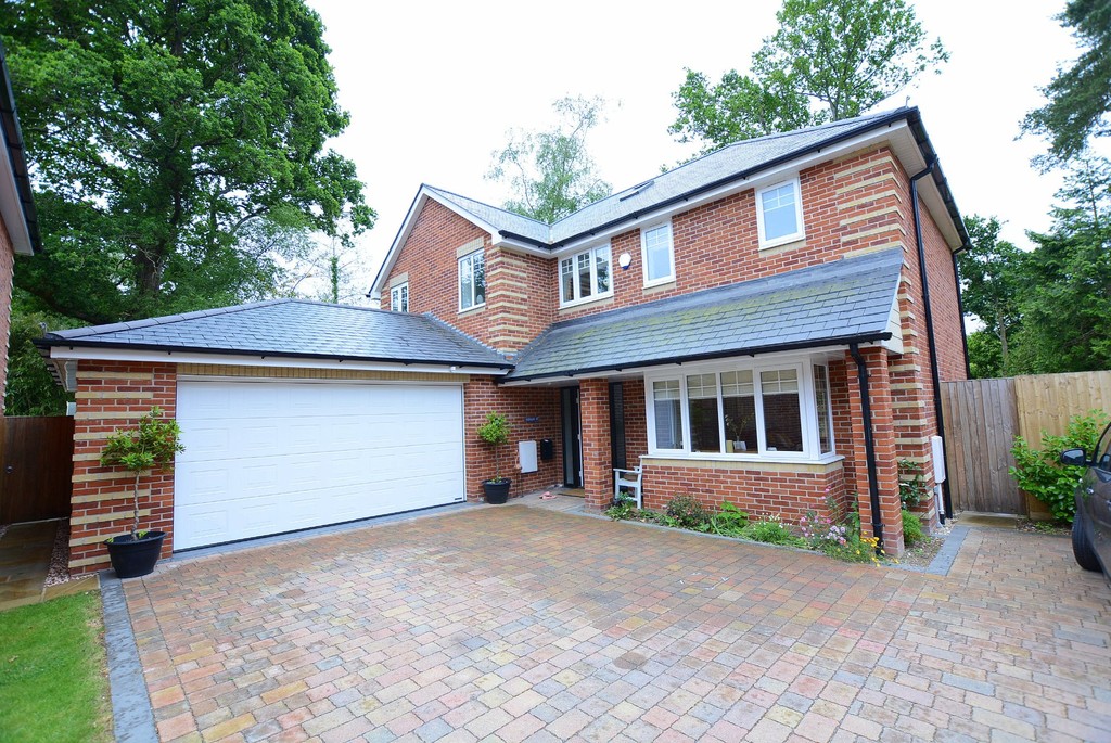 Maple Gardens, Verwood Edwards Estate Agents