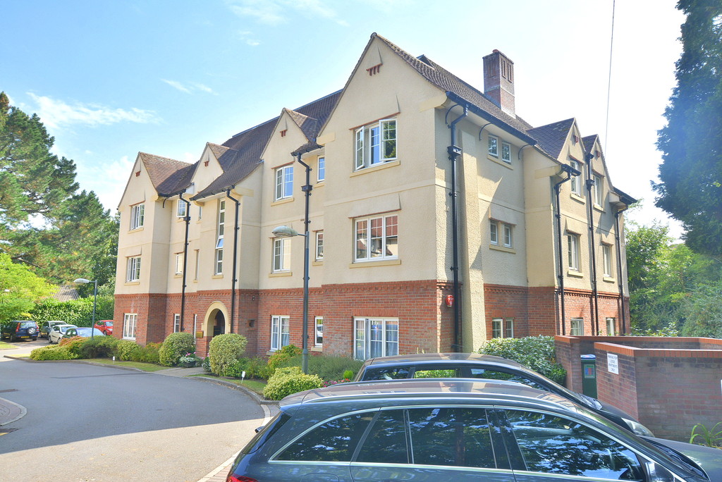  Edwards Estate Agents