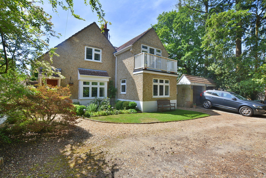  Edwards Estate Agents