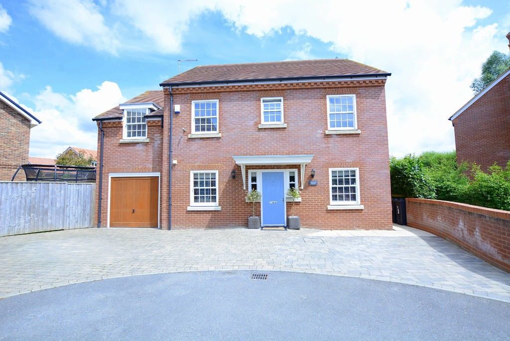 Rosemead, 9 Coopers Lane, Verwood Edwards Estate Agents