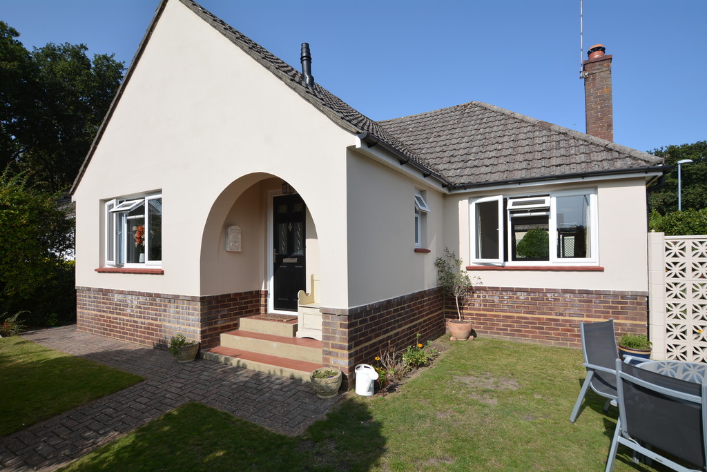 Dunedin Drive, Ferndown Edwards Estate Agents