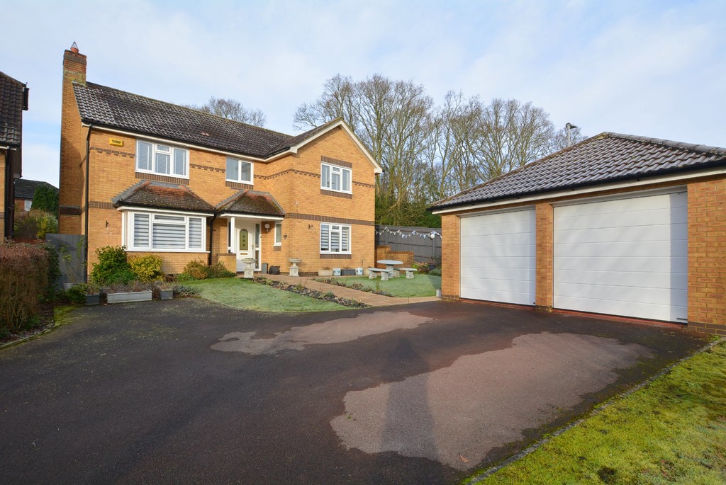 School Close, Verwood Edwards Estate Agents