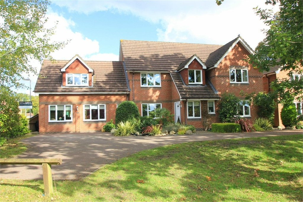 School Close, VERWOOD Edwards Estate Agents