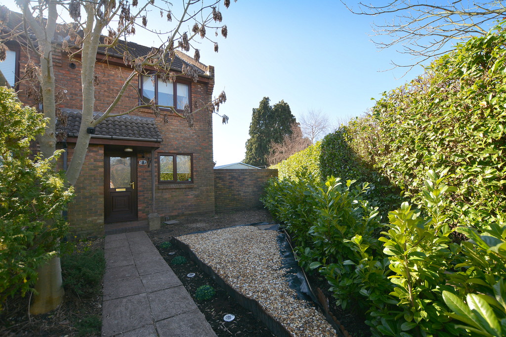 Leigh Gardens, Wimborne Edwards Estate Agents