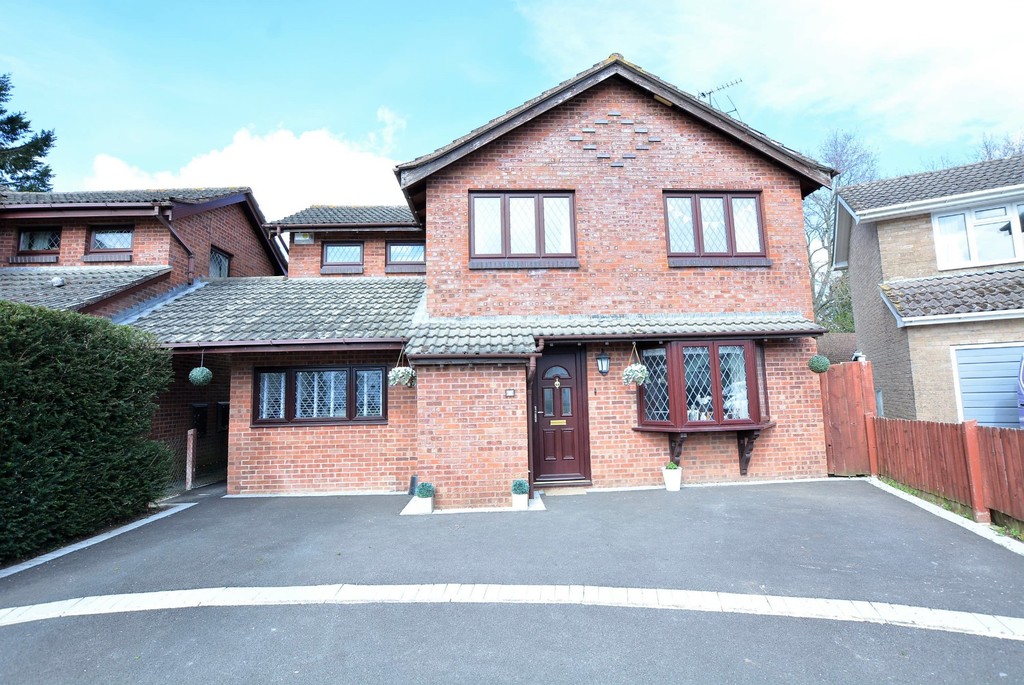 Fryers Road, Three Legged Cross, Wimborne Edwards Estate Agents