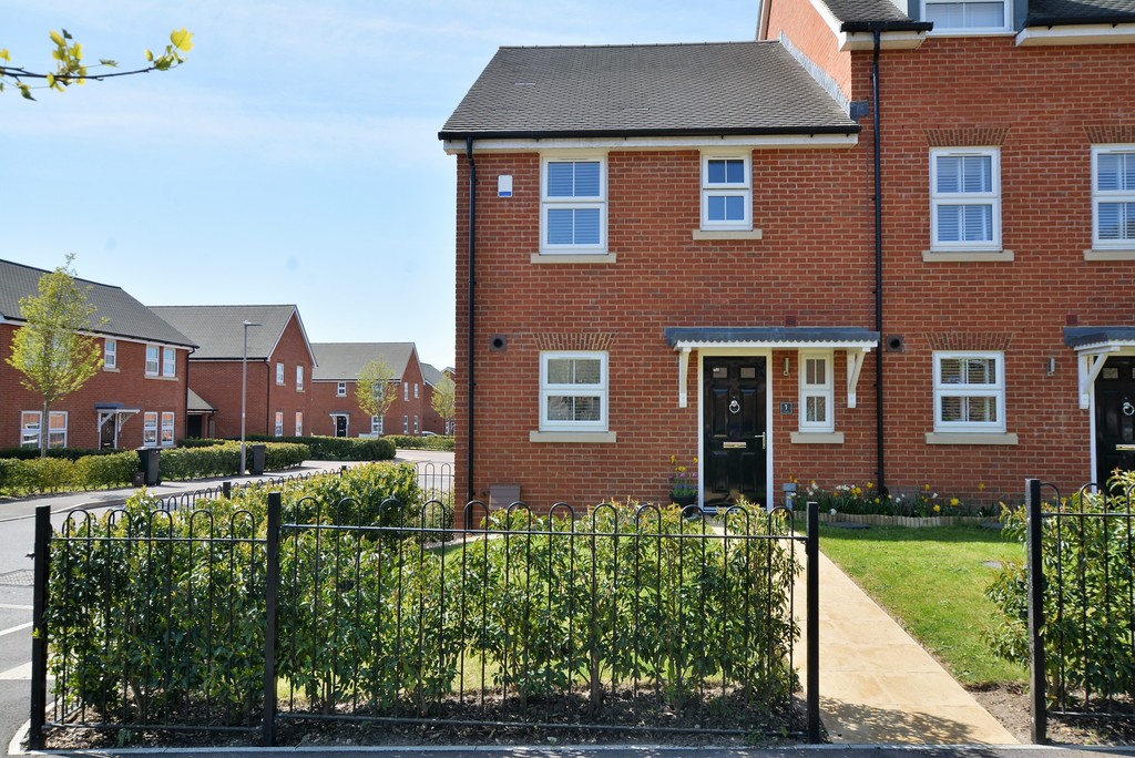 Woodland Avenue, Ferndown, Dorset Edwards Estate Agents