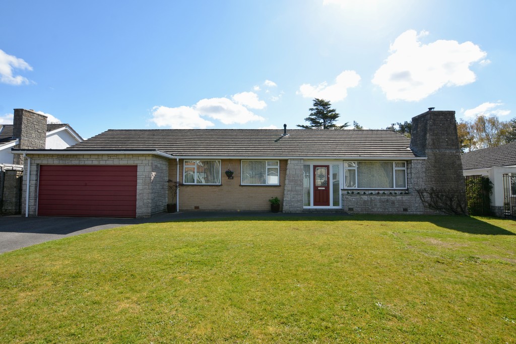 Merriefield Avenue, Broadstone Edwards Estate Agents