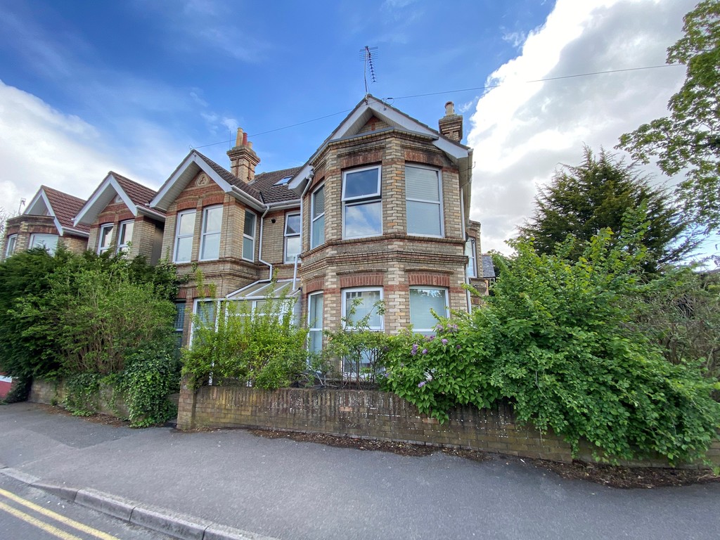  Edwards Estate Agents