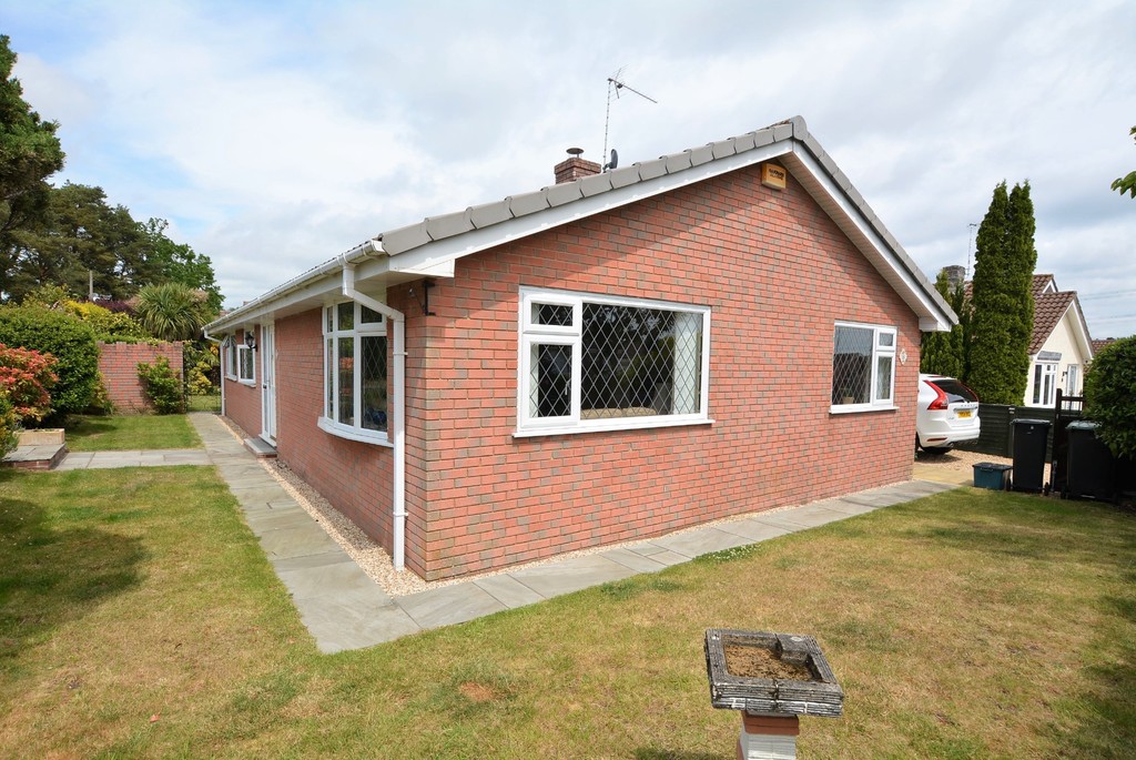 Woodlinken Drive, Verwood Edwards Estate Agents