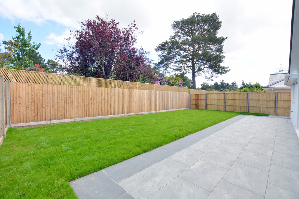 Woodlinken Drive, Verwood Edwards Estate Agents