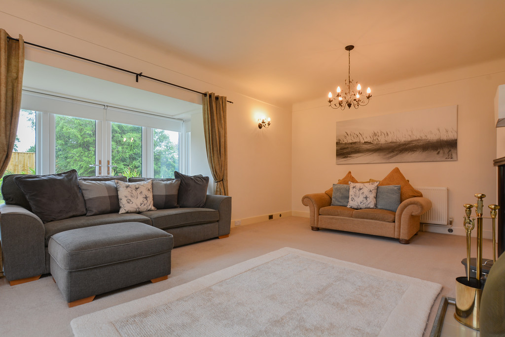 Woodside Road, Ferndown Edwards Estate Agents