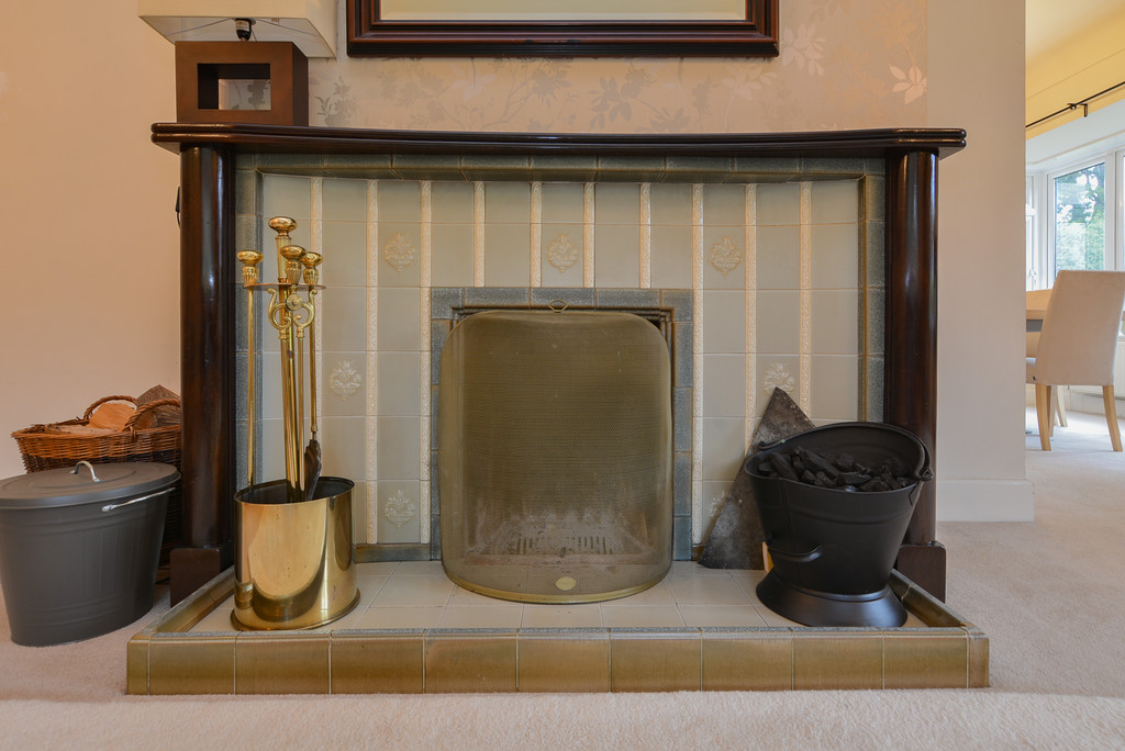 Woodside Road, Ferndown Edwards Estate Agents