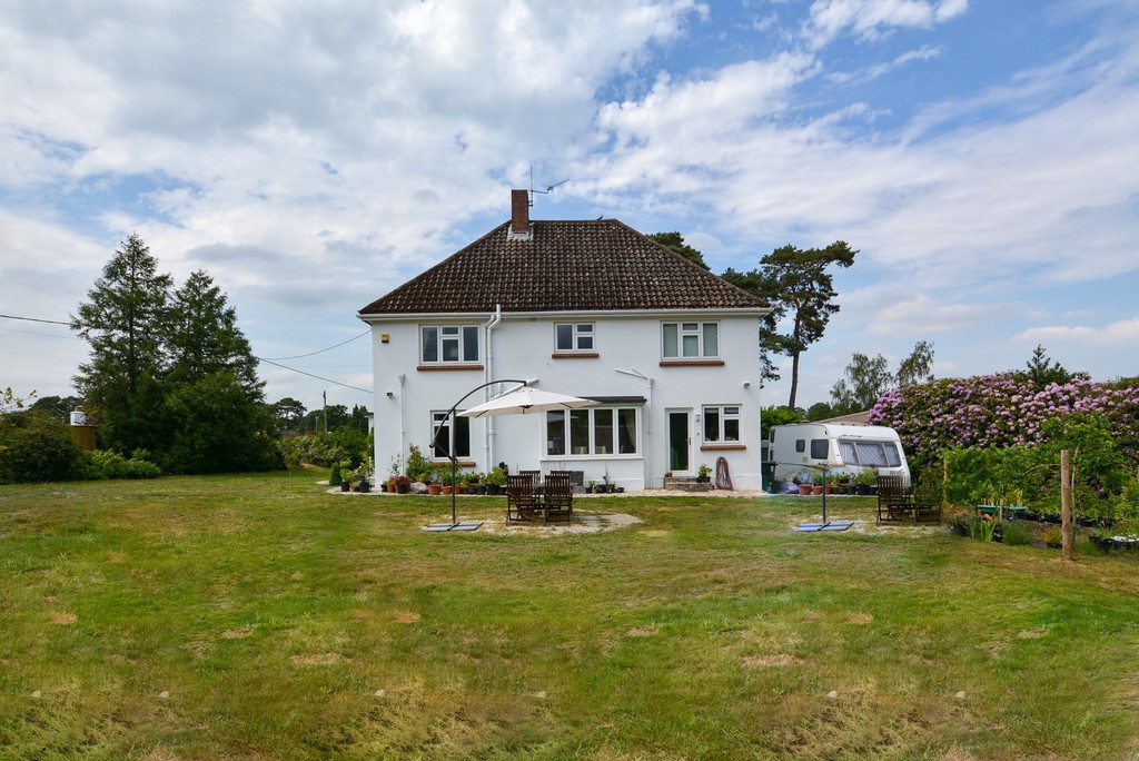 Woodside Road, Ferndown Edwards Estate Agents