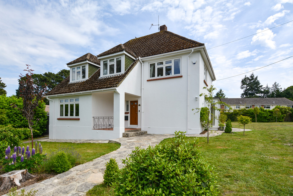 Woodside Road, Ferndown Edwards Estate Agents