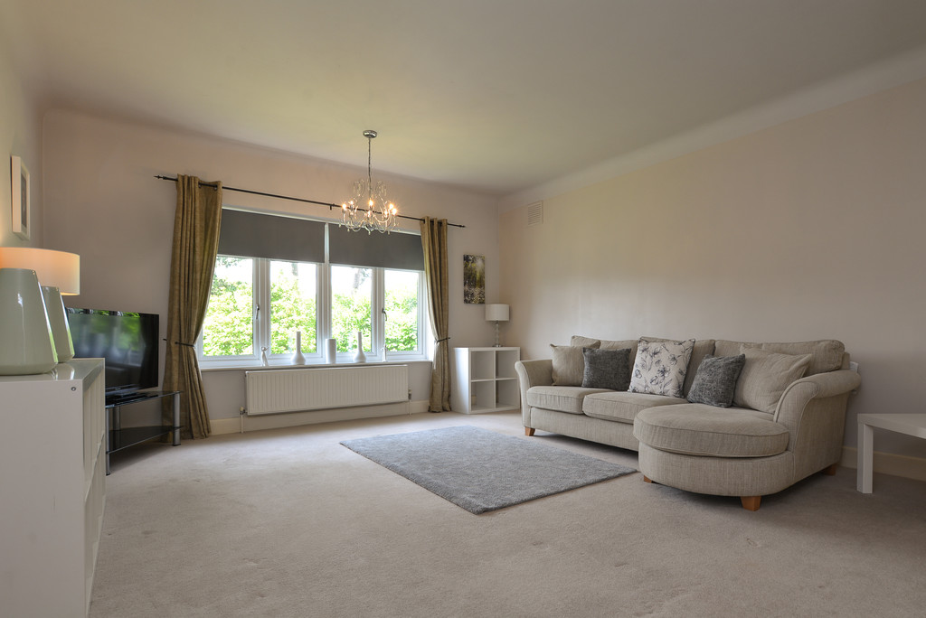 Woodside Road, Ferndown Edwards Estate Agents