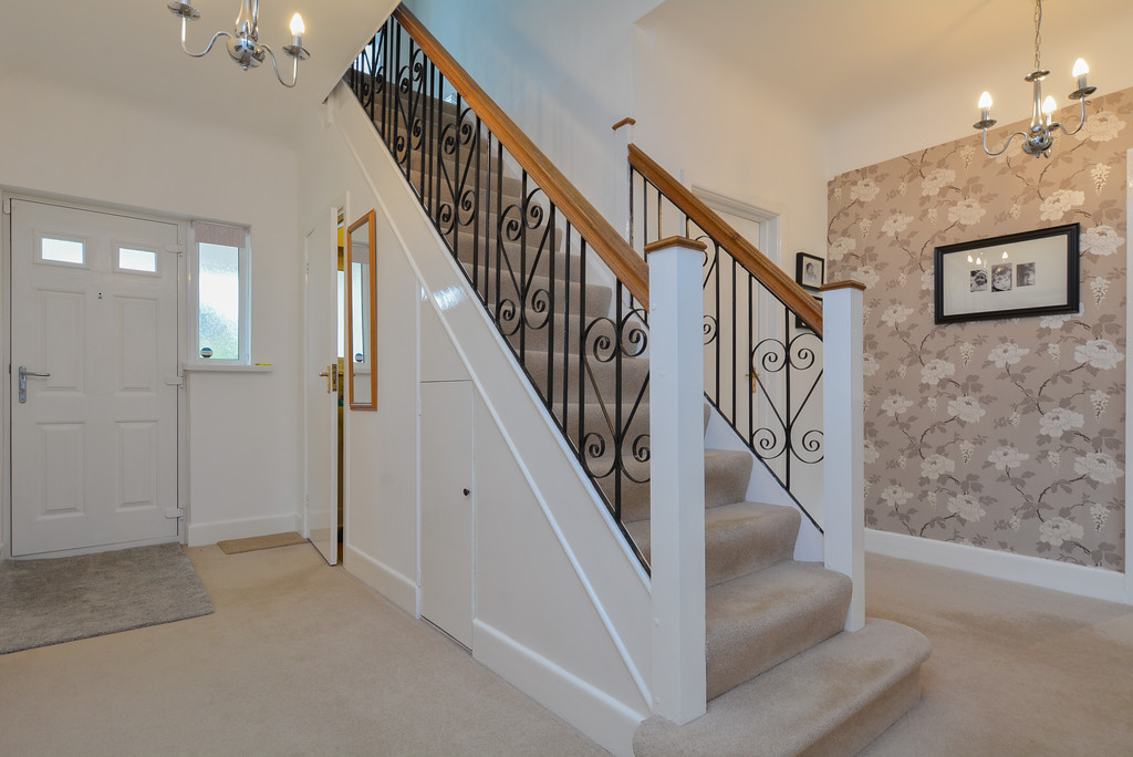 Woodside Road, Ferndown Edwards Estate Agents