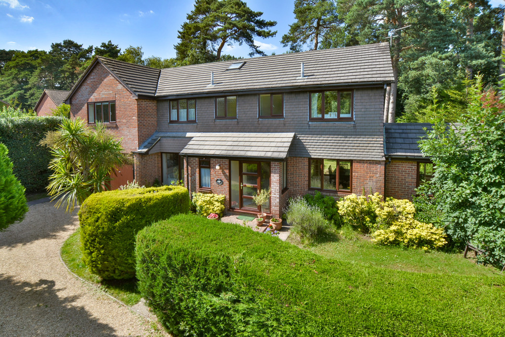 Redwood Drive, Ferndown Edwards Estate Agents