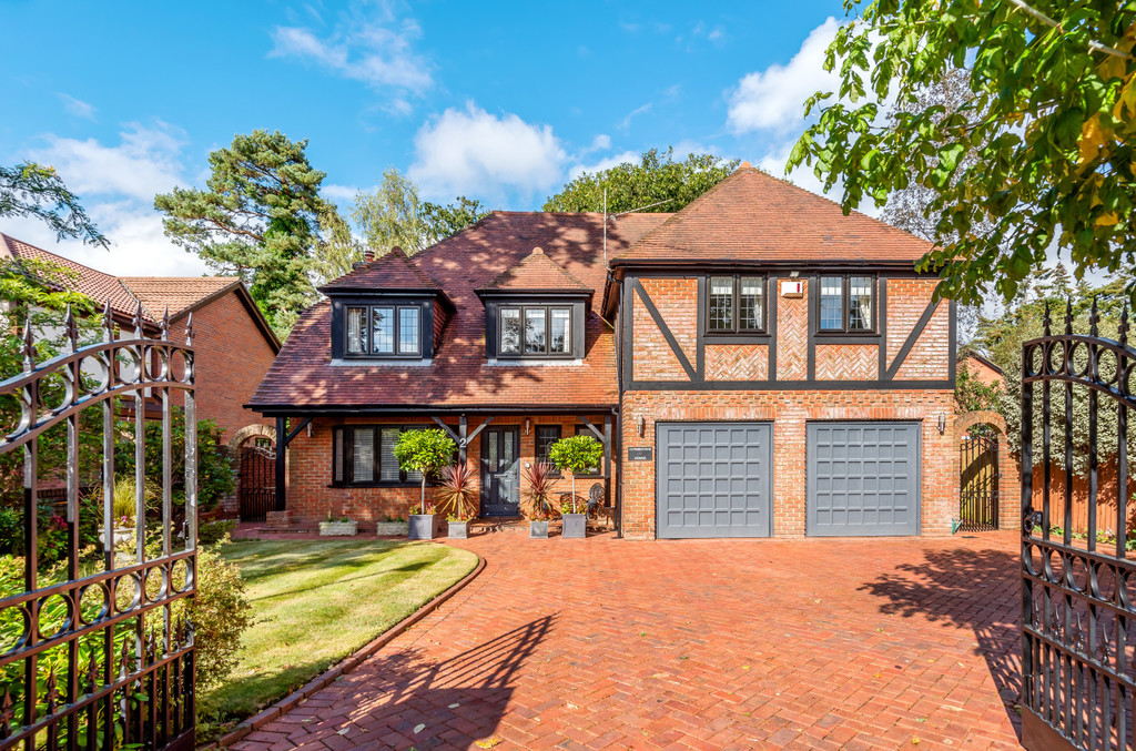 Cliveden Close, Ferndown Edwards Estate Agents