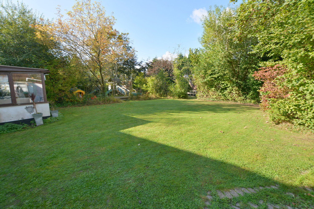 Hillside Road, Corfe Mullen, Wimborne Edwards Estate Agents