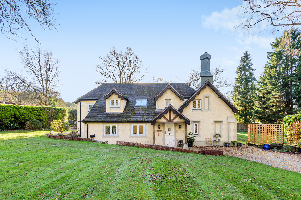 Arrowsmith Road, Wimborne Edwards Estate Agents