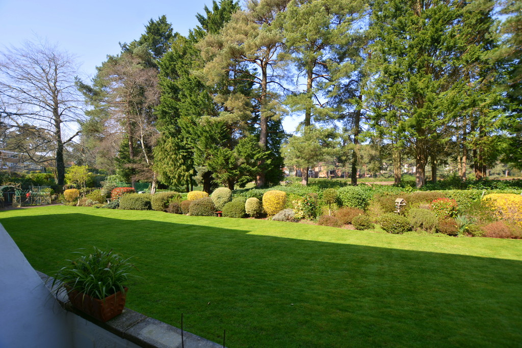 Aldridge Road, Ferndown Edwards Estate Agents