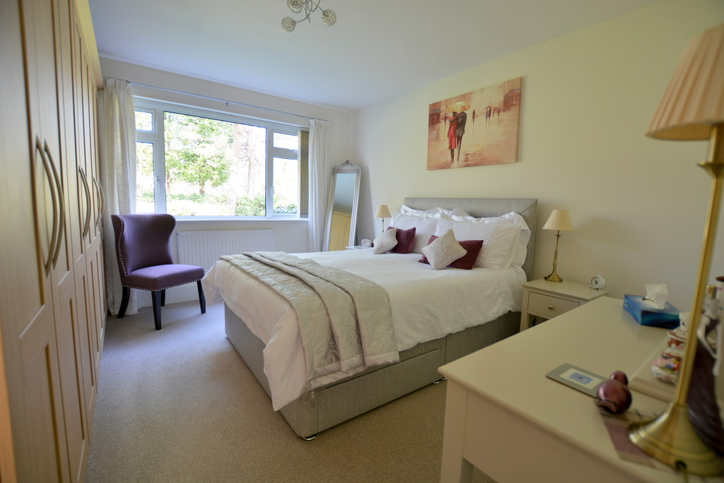 Aldridge Road, Ferndown Edwards Estate Agents