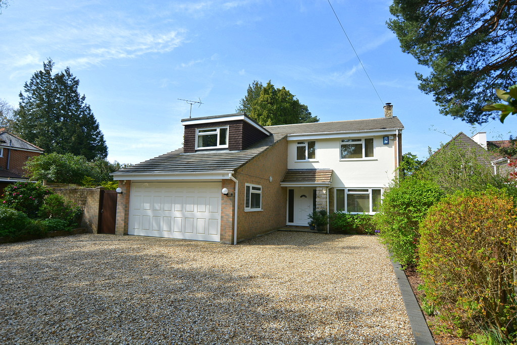 Pinewood Road, Ferndown Edwards Estate Agents