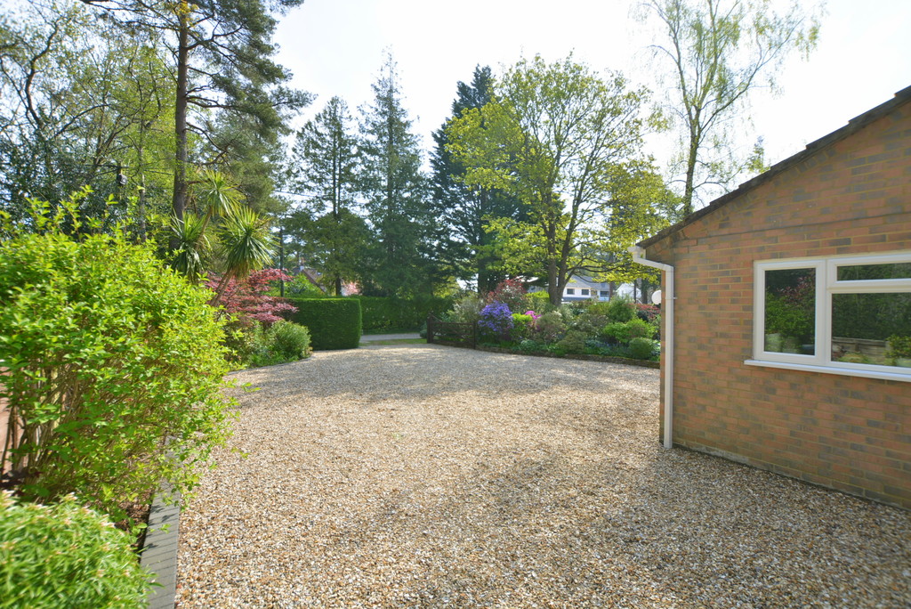 Pinewood Road, Ferndown Edwards Estate Agents