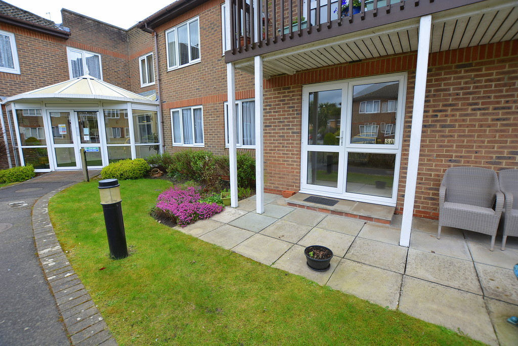 Fernlea Avenue, Ferndown Edwards Estate Agents