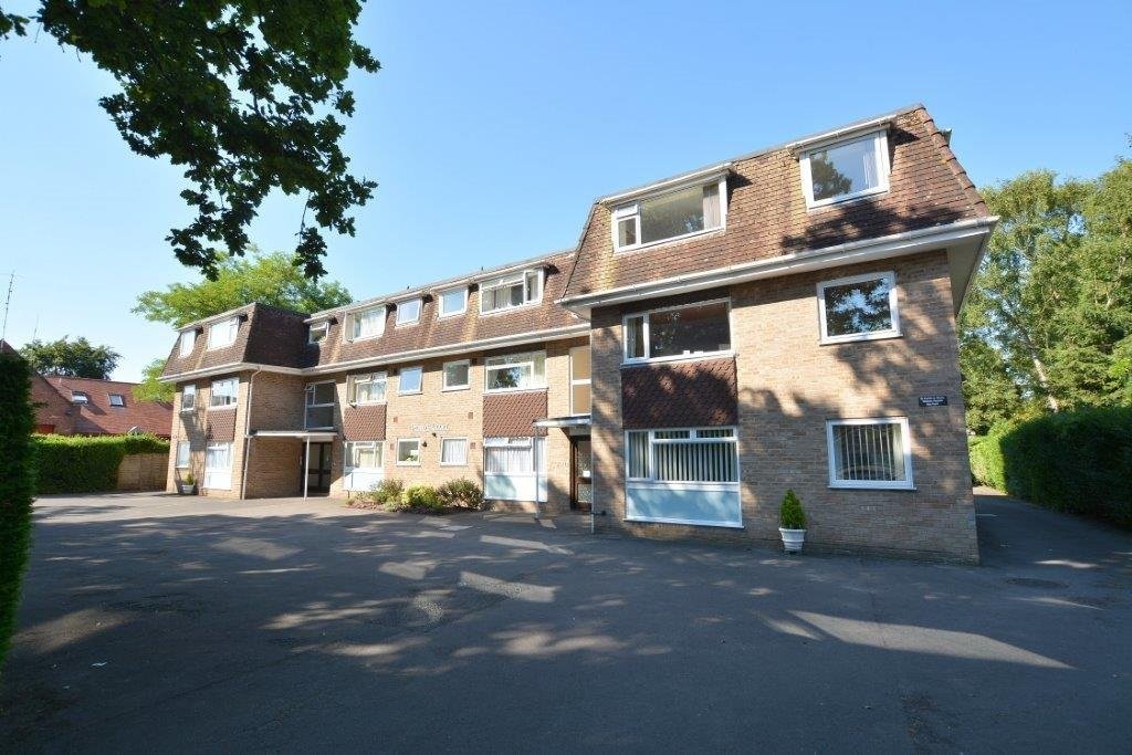  Edwards Estate Agents