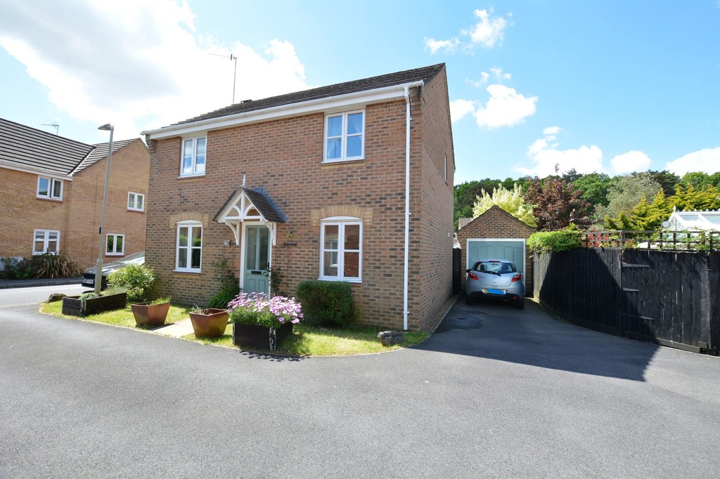 Ebblake Close, VERWOOD Edwards Estate Agents