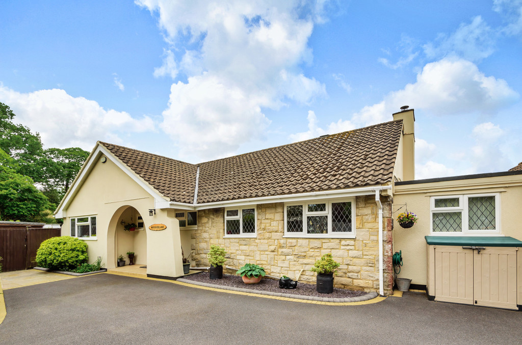 Whincroft Close, Ferndown Edwards Estate Agents