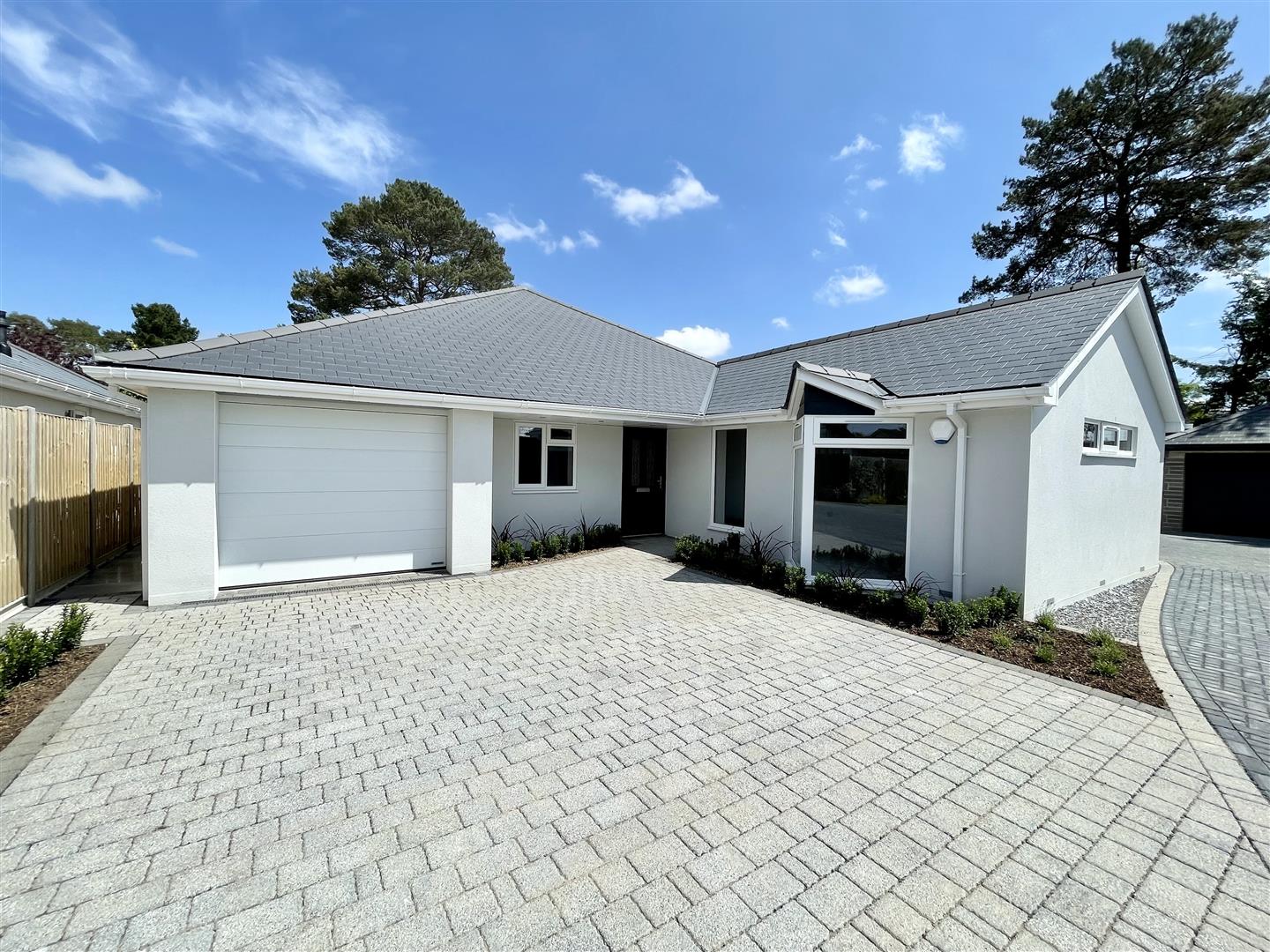 Woodlinken Drive, Verwood, Dorset Edwards Estate Agents