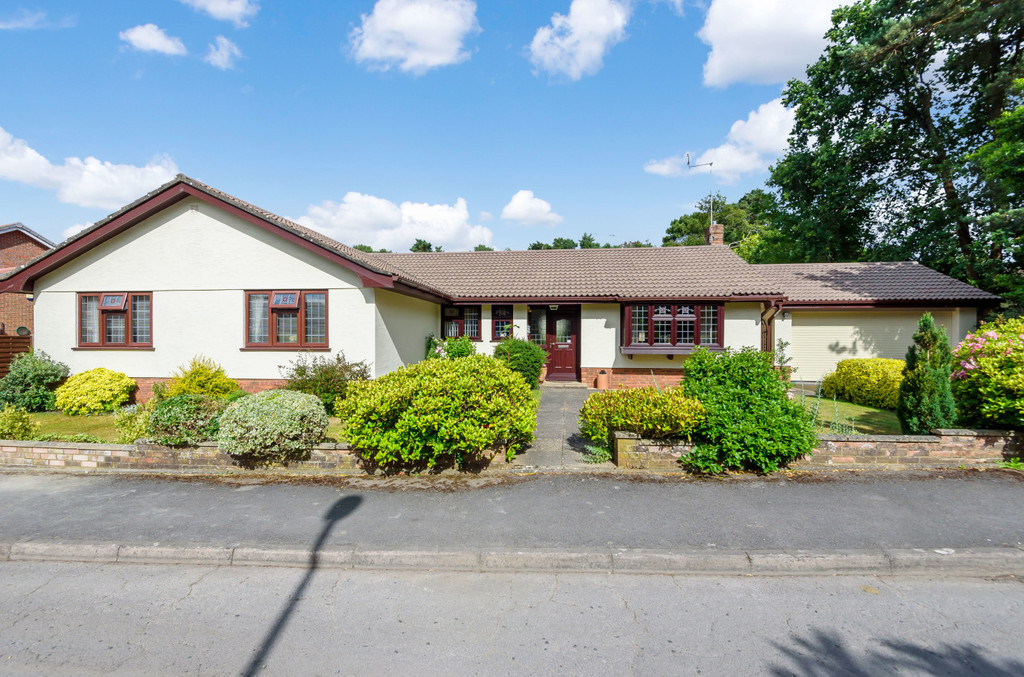 Redwood Drive Edwards Estate Agents