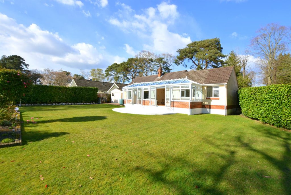 Pinehurst Road, Ferndown Edwards Estate Agents