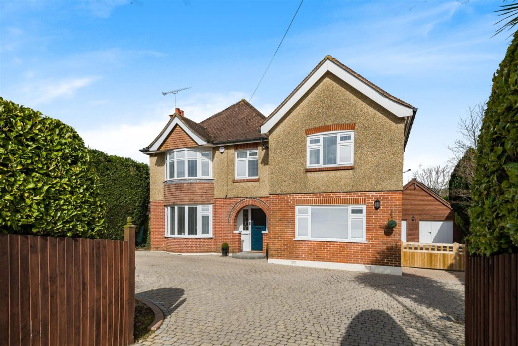 Ringwood Road, Verwood Edwards Estate Agents