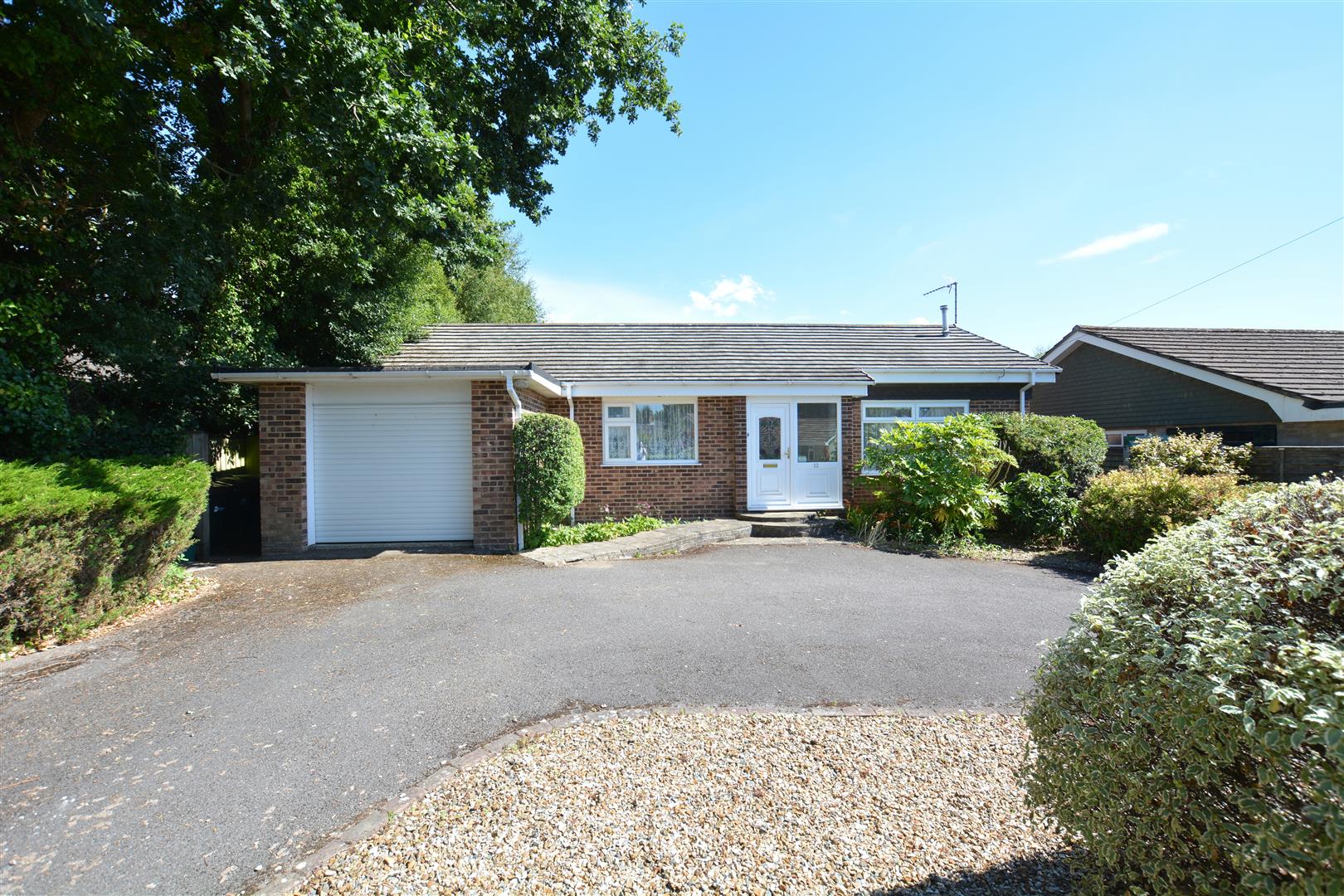 Crescent Road, VERWOOD Edwards Estate Agents