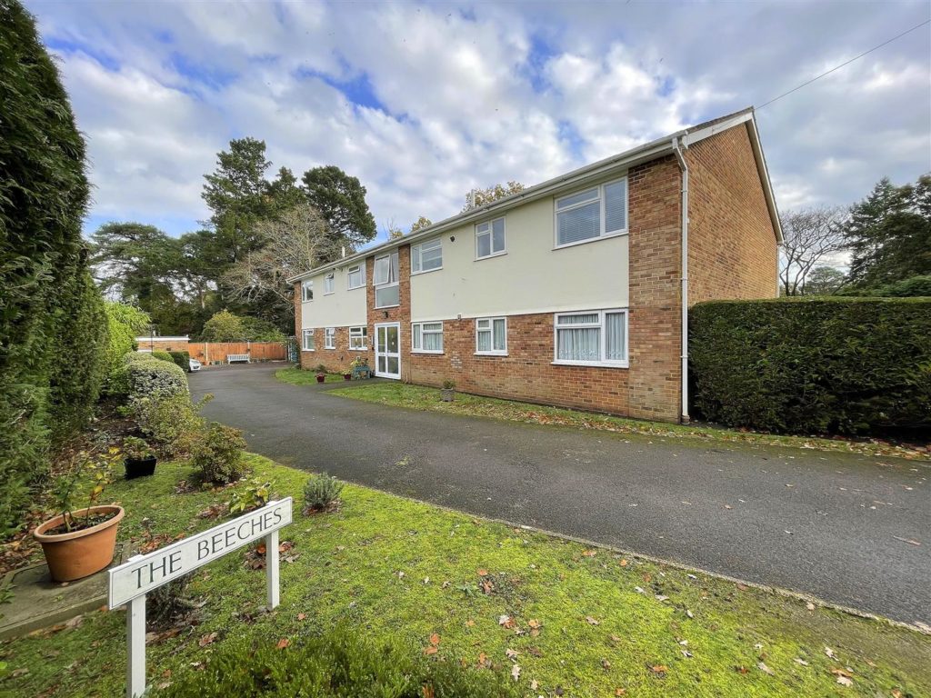 Woodside Road, Ferndown Edwards Estate Agents