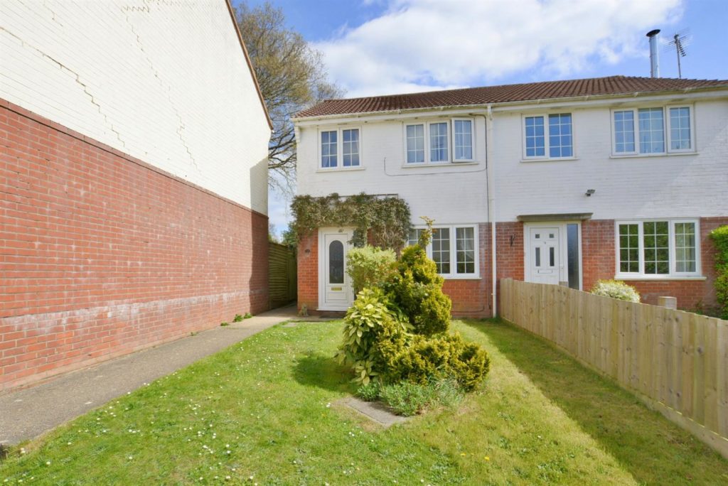 Verwood, Dorset BH31 6HL Edwards Estate Agents