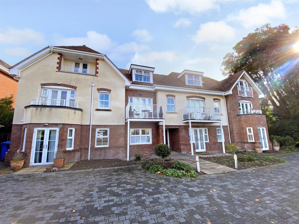 Ashley Cross, Lower Parkstone, Poole, Dorset, BH14 Edwards Estate Agents