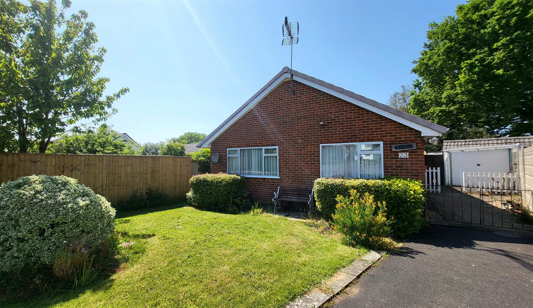 Rectory Avenue, Corfe Mullen, Wimborne Edwards Estate Agents