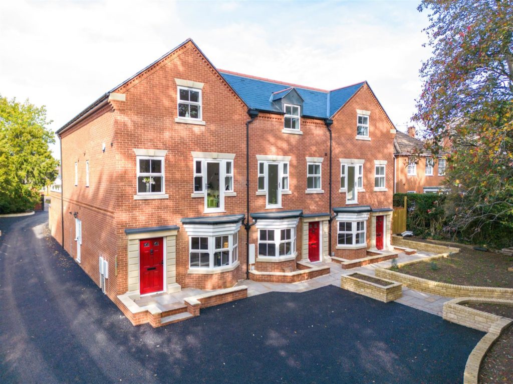 Park Lane, Salisbury Edwards Estate Agents