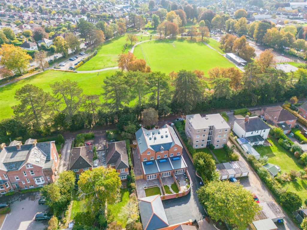 Park Lane, Salisbury Edwards Estate Agents