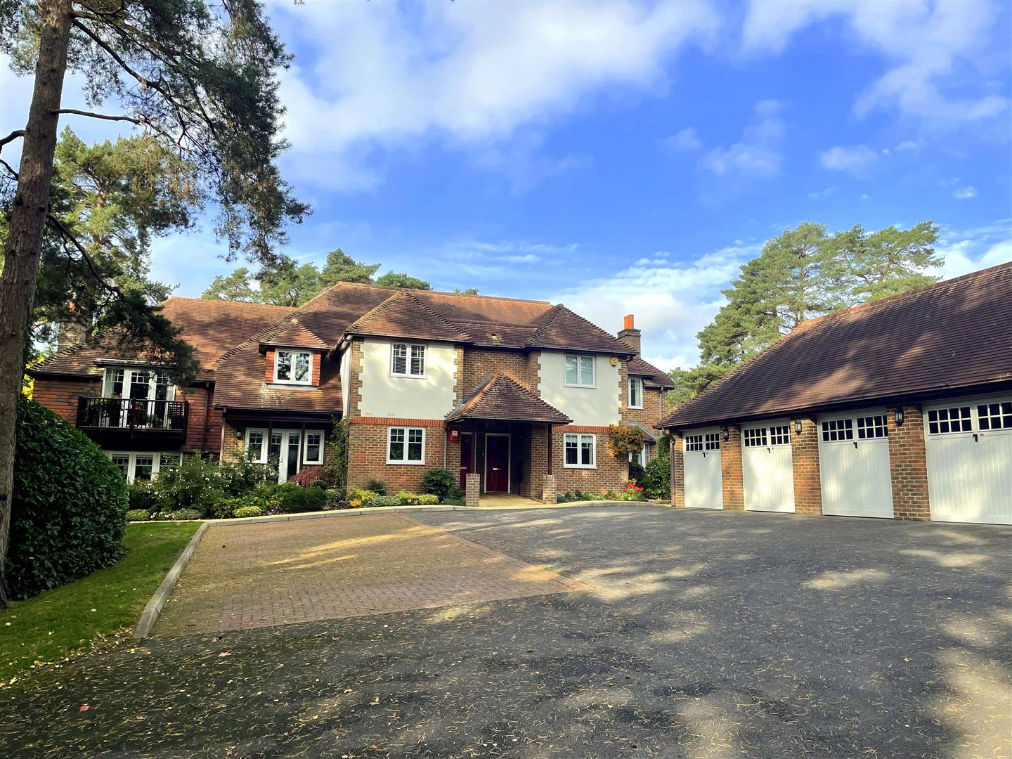 Golf Links Road, Ferndown Edwards Estate Agents