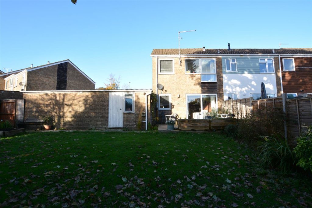 Farriers Close, Colehill, WIMBORNE Edwards Estate Agents