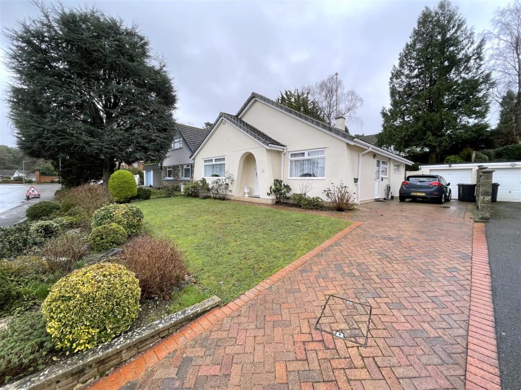 Maple Drive, Ferndown