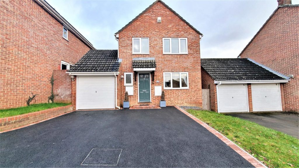 Bridle Way, Wimborne Edwards Estate Agents