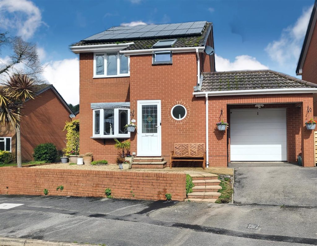 Canford View Drive, WIMBORNE Edwards Estate Agents